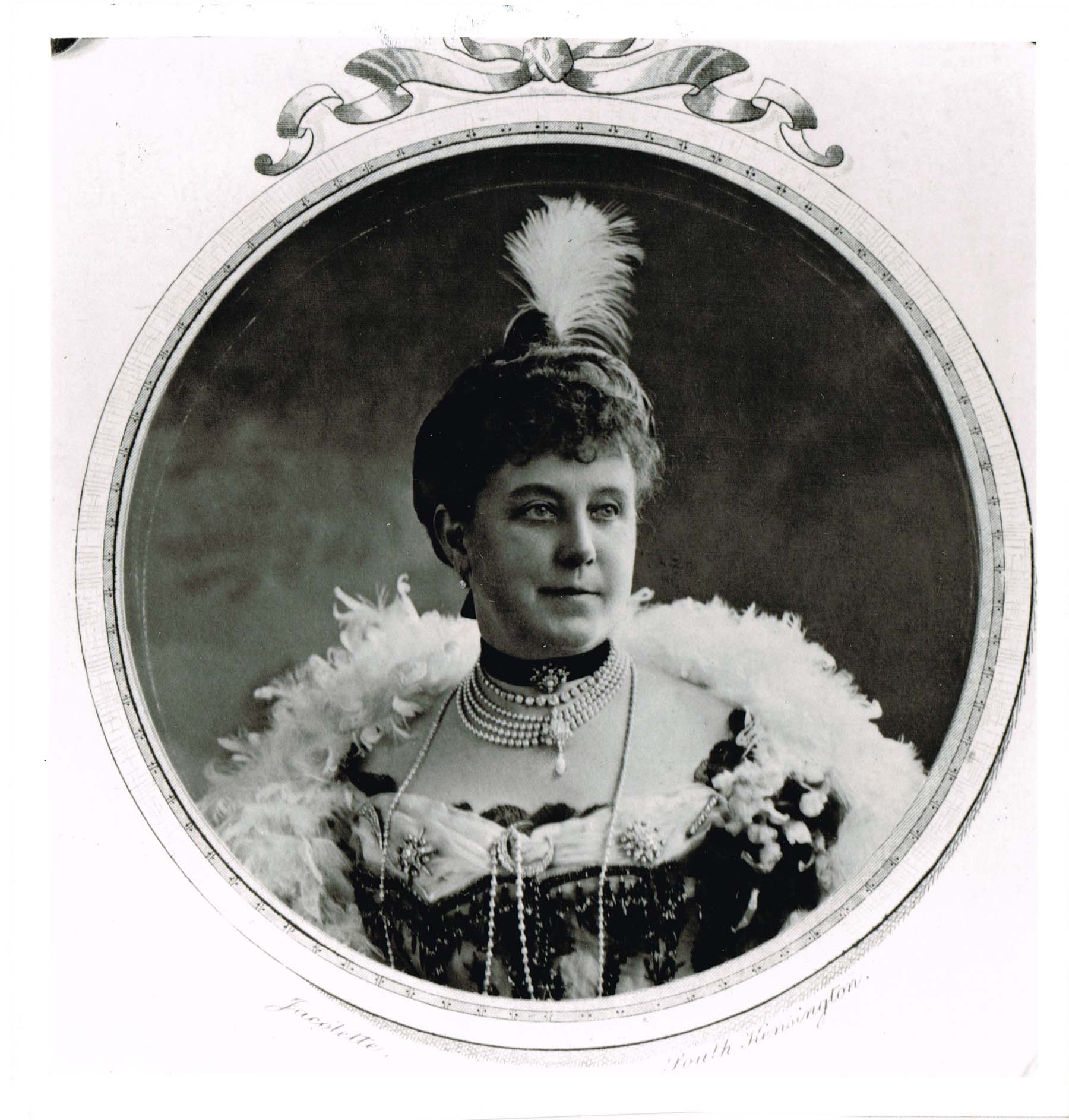 Black and white studio portrait of Lady Cayzer in 1906